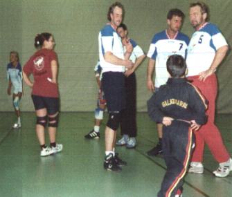 von links nach rechts: Susi, Tatjana,Achim,Fevzi u. Ulf verdeckt, Michael und Harri (Anil im Vordergrund)